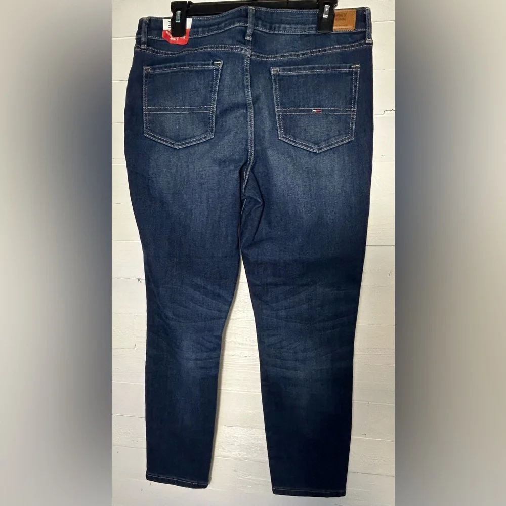 NWT Style & Co Curvy Girlfriend jeans, women’s size 10. Blue, slight distress.